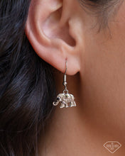 Load image into Gallery viewer, Paparazzi Accessories - Unforgettable Shimmer - Multi