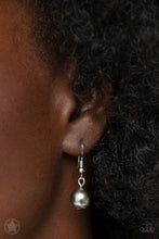 Load image into Gallery viewer, Lady In Waiting Paparazzi Accessories