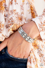 Load image into Gallery viewer, 1022 Simply Santa Fe - Complete Trend Blend Paparazzi Accessories