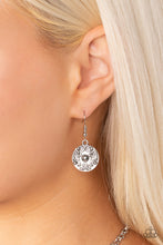 Load image into Gallery viewer, Poppy Persuasion - Purple Paparazzi Accessories