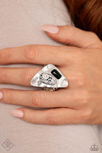 Load image into Gallery viewer, 1023 Simply Santa Fe - Complete Trend Blend Paparazzi Accessories
