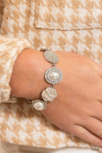 Load image into Gallery viewer, 0124 Fiercely 5th Avenue - Complete Trend Blend Paparazzi Accessories
