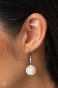 All The Trimmings - Ivory Paparazzi Accessories
