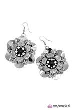 Load image into Gallery viewer, Paparazzi Accessories - Midnight Garden - Black
