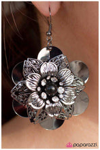 Load image into Gallery viewer, Paparazzi Accessories - Midnight Garden - Black
