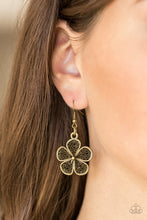 Load image into Gallery viewer, No Common Daisy - Brass Paparazzi Accessories
