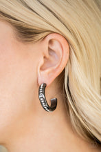 Load image into Gallery viewer, 5th Avenue Fashionista - Black Paparazzi Accessories
