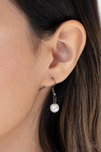 Load image into Gallery viewer, Knockout Queen - Black Paparazzi Accessories
