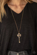 Load image into Gallery viewer, Paparazzi Accessories - The Key to Moms Heart - Gold
