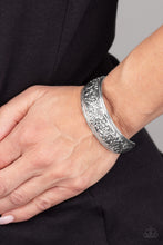 Load image into Gallery viewer, Garden Tropic - Silver Paparazzi Accessories
