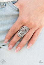 Load image into Gallery viewer, 0821 Glimpses of Malibu - Complete Trend Blend Paparazzi Accessories

