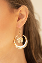 Load image into Gallery viewer, Rounded Radiance - Gold Paparazzi Accessories
