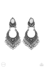 Load image into Gallery viewer, Summery Gardens - White Paparazzi Accessories
