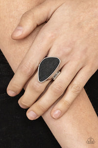 Perfectly Petrified - Black Paparazzi Accessories