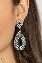 Load image into Gallery viewer, Pack In The Pizzazz - White Paparazzi Accessories
