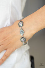 Load image into Gallery viewer, Secret Garden Glamour - Purple Paparazzi Accessories
