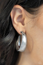 Load image into Gallery viewer, 0122 Simply Santa Fe - Complete Trend Blend Paparazzi Accessories

