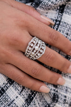 Load image into Gallery viewer, 0422 Fiercely 5th Avenue - Complete Trend Blend Paparazzi Accessories
