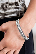 Load image into Gallery viewer, 0922 Magnificent Musings - Complete Trend Blend Paparazzi Accessories
