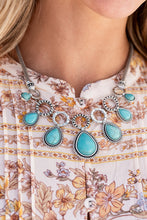 Load image into Gallery viewer, 1022 Simply Santa Fe - Complete Trend Blend Paparazzi Accessories
