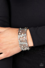 Load image into Gallery viewer, Spring Greetings - White Paparazzi Accessories
