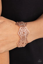 Load image into Gallery viewer, Baroque Bouquet - Gold Paparazzi Accessories
