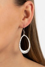 Load image into Gallery viewer, Seafoam Shimmer - Multi Paparazzi Accessories
