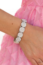 Load image into Gallery viewer, Palace Intrigue - Multi Paparazzi Accessories
