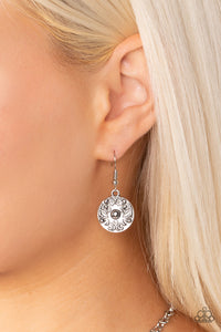 Poppy Persuasion - Purple Paparazzi Accessories