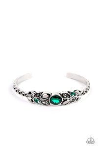 Vogue Vineyard - Green Paparazzi Accessories
