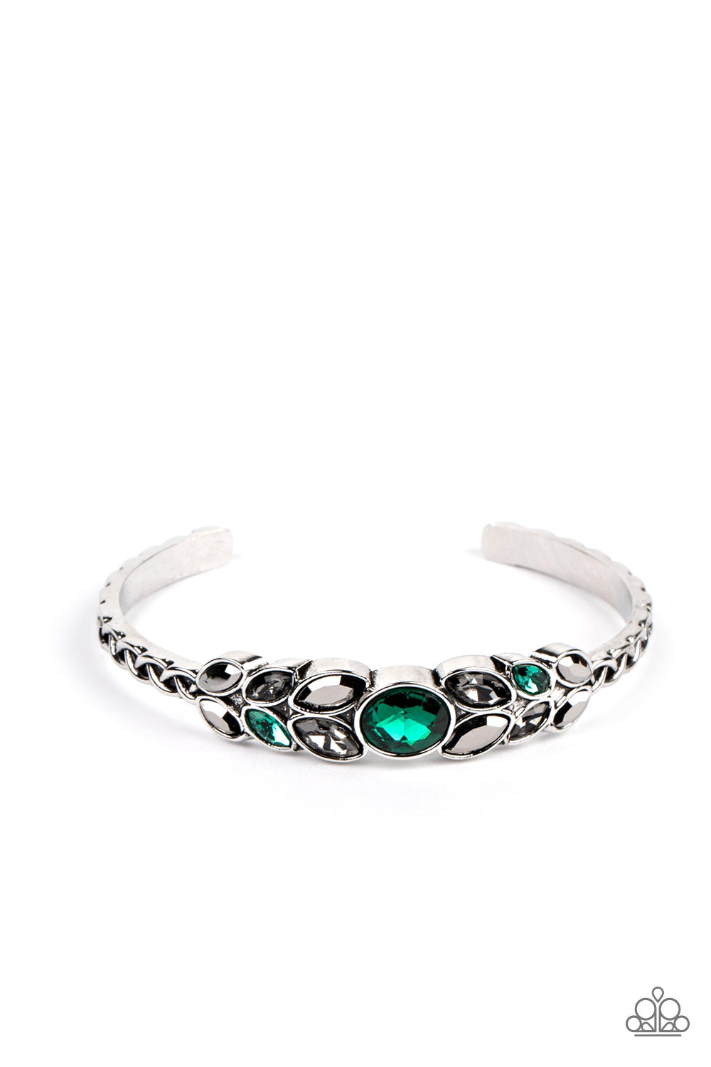 Vogue Vineyard - Green Paparazzi Accessories