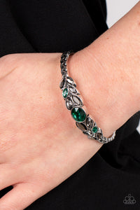 Vogue Vineyard - Green Paparazzi Accessories