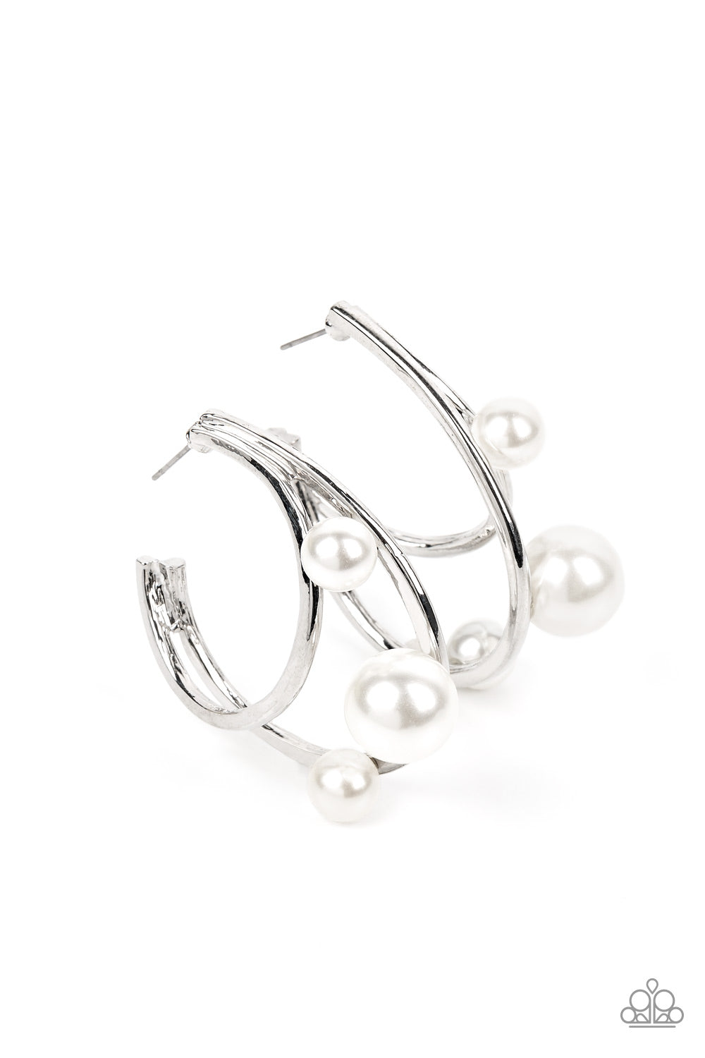 Metro Pier - White Paparazzi Accessories